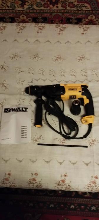 Продам сетевой перфоратор Dewalt. В кейсе. Абсолютно новый.