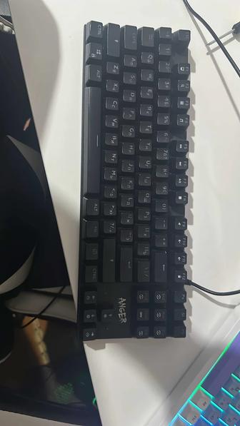 Продам клавиатуру