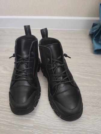 Детские кожаные ботинки