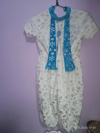 Продам новогодний костюм снеговика