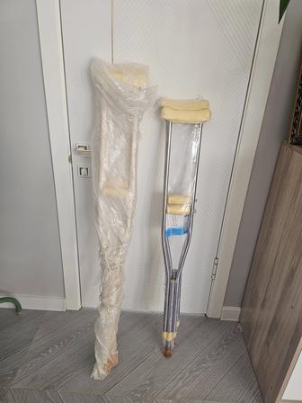 Продам костыли в упаковках