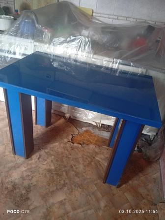 Продам кухонный стол стеклянный б/у