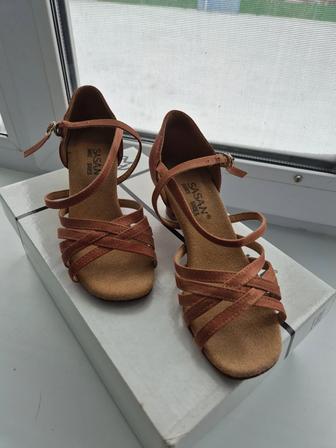Продам туфли для бальных танцев