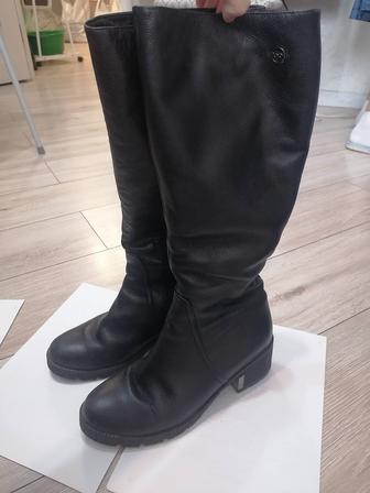 обувь в хорошем состоянии 37-38 размера ботинки