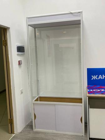 Шкафы стеклянные