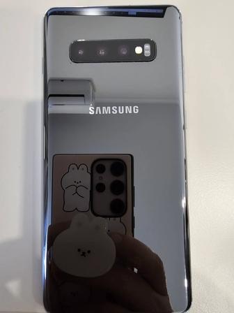 Смартфон Samsung Galaxy S10 plus