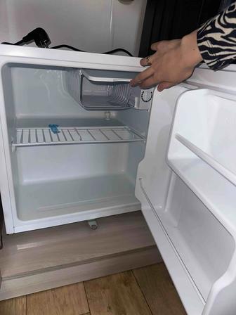 Продам офисный холодильник