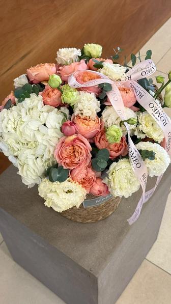 Букет цветов в корзине