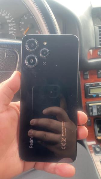 Мобильный телефон