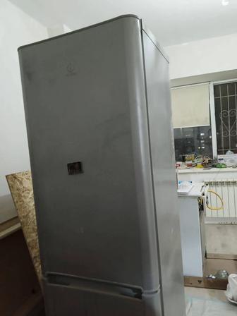 Отдам холодильник на запчасти