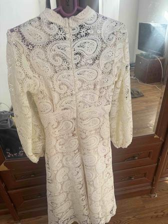 Женский платье