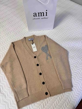 Кофта бренда AMI