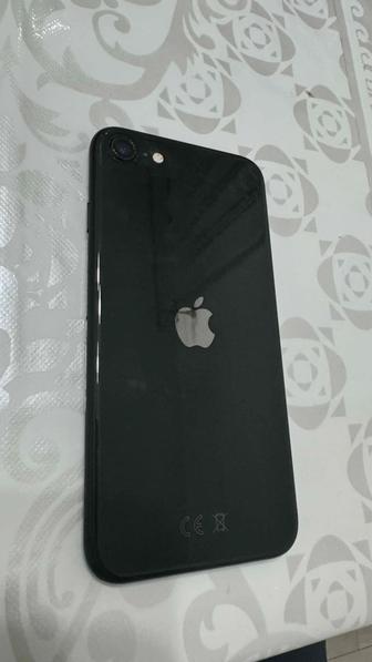 Продаю телефон iPhone SE 2020 г