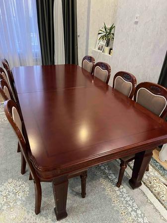 Продается обеденный стол с 8 стульями (массив дерева)