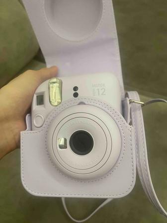 Продам фотоаппарат instax 12