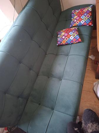 Срочно продаю два дивана бу