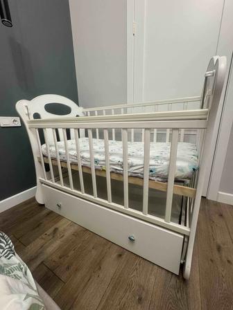 Продам детскую кроватку