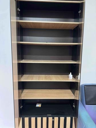 Продам шкаф в салон красоты