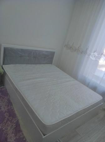 Продам 2-х спальную кровать,матрас