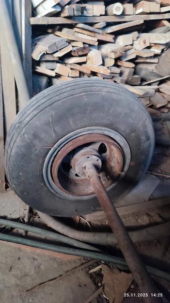 Продам колеса на раме для телеги.