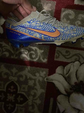 Футбольные бутсы