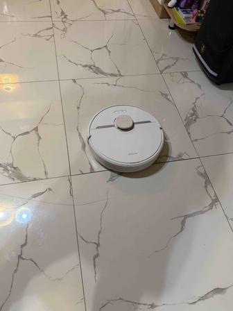 Продам робот пылесос Dreame D9