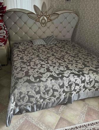 Продам двухспальную кровать