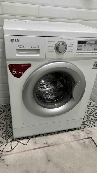 Продам стиральную машину. Бренд Lg, 5,5 кг.