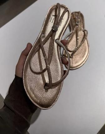 Женские босоножки (новые)