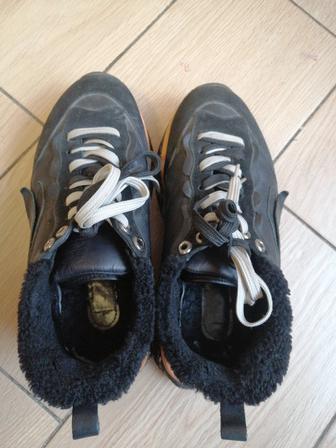 Продам кроссовки зимние