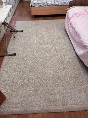 Продам ковры 4 штуки б/у