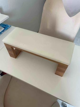 Маникюрная подставка для рук