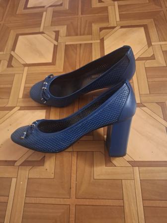 Продам туфли женские