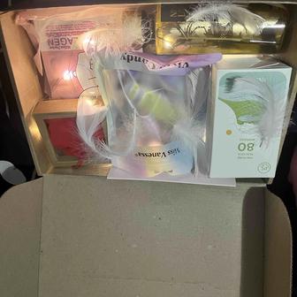 Подарочная коробка 8 марта