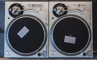 Technics 1200MK5
