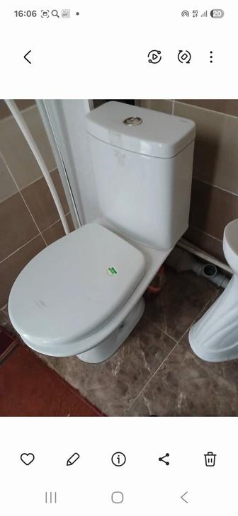 Продается,унитаз с бочком