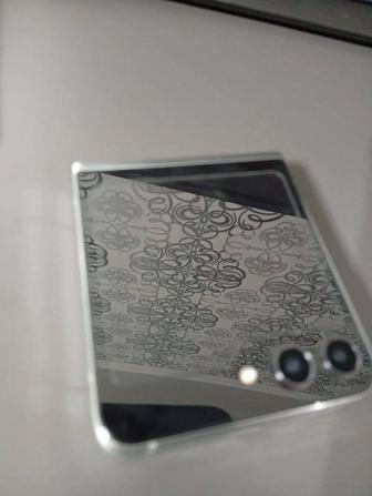 Samsung Galaxy Z Flip 5