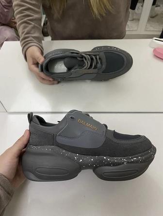 кроссовка женская