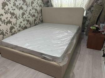 Спальная кровать