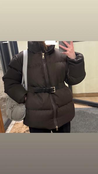 Продам куртку (угги новые в подарок)