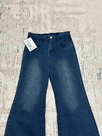 Женские джинсы