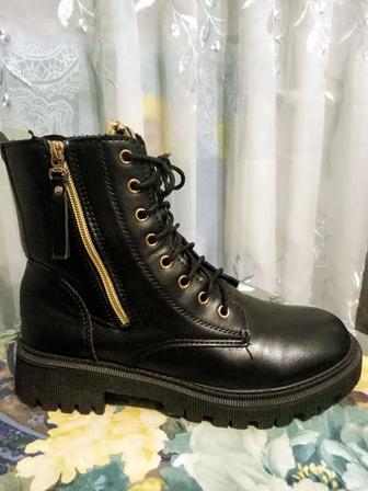 Ботинки и кроссы женские