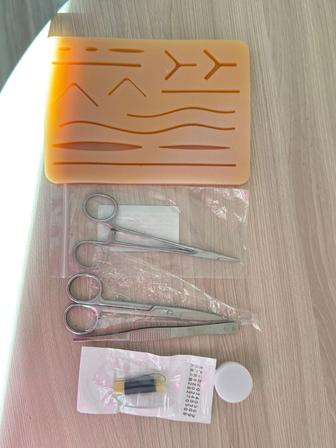Хирургический набор иглы, пинцет