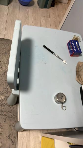 Продам детский столик со стулом