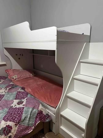 Двухъярусный кровать