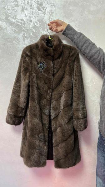 Продам норковую шубу
