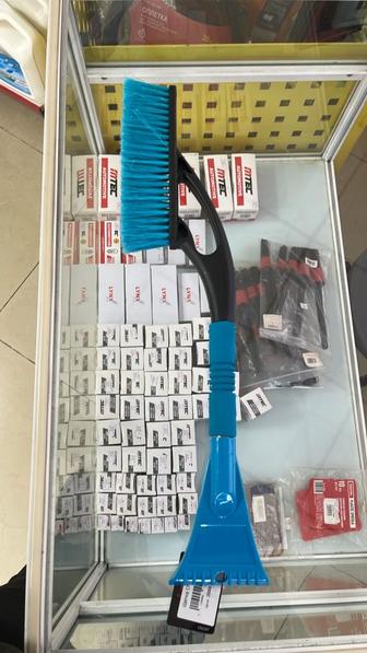 Щетка автомобильная для снега