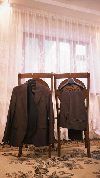 Продам мужской костюм