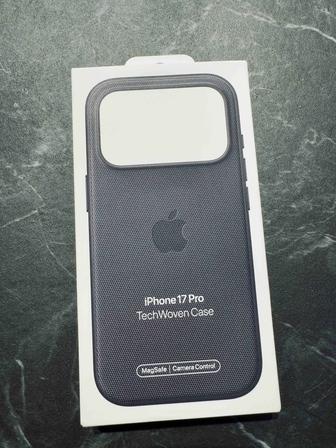 Оригинальный чехол на iphone 17 pro