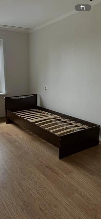 Продам кровать полуторка